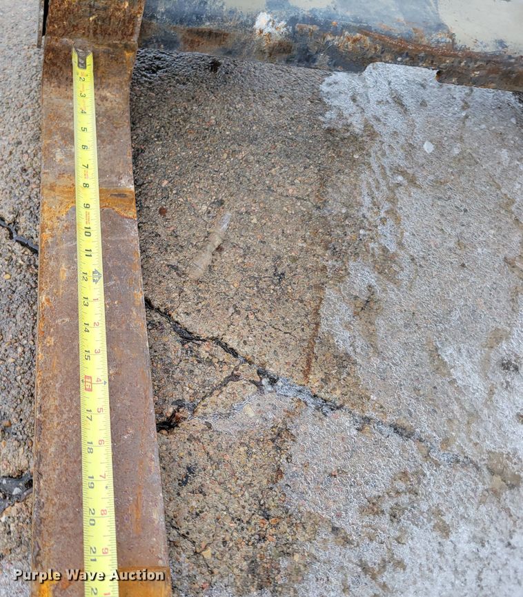 image for item DM8182 2021 Bobcat MT100  compact utility loader