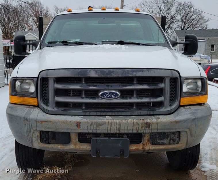 image for item DM8183 1999 Ford F550 Super Duty  flatbed truck
