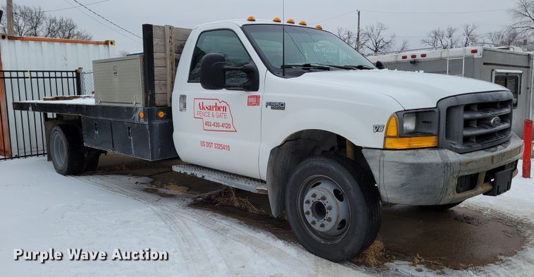 image for item DM8183 1999 Ford F550 Super Duty  flatbed truck