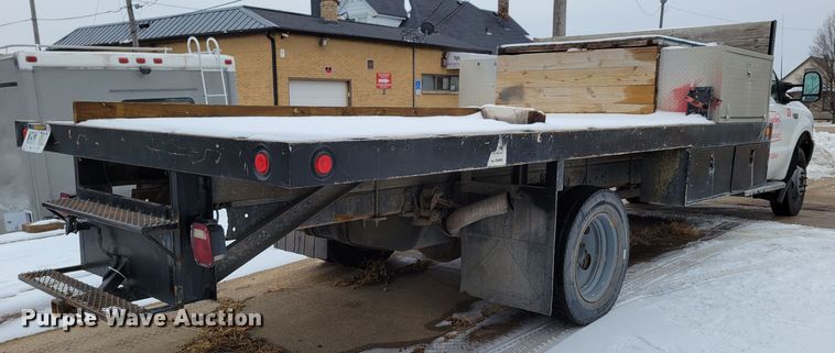 image for item DM8183 1999 Ford F550 Super Duty  flatbed truck