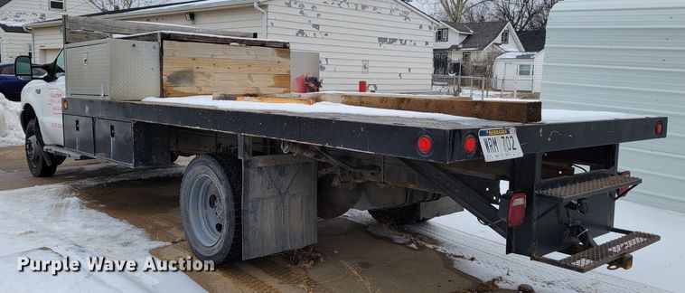 image for item DM8183 1999 Ford F550 Super Duty  flatbed truck