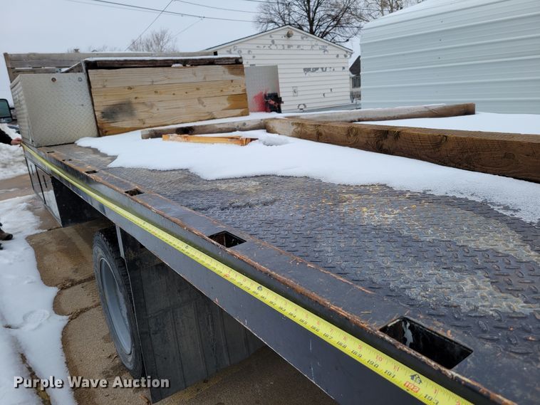 image for item DM8183 1999 Ford F550 Super Duty  flatbed truck