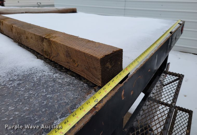 image for item DM8183 1999 Ford F550 Super Duty  flatbed truck