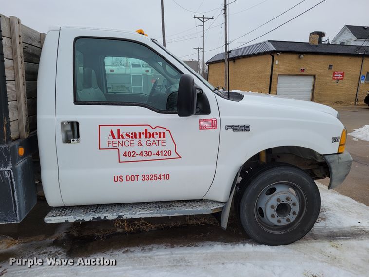 image for item DM8183 1999 Ford F550 Super Duty  flatbed truck