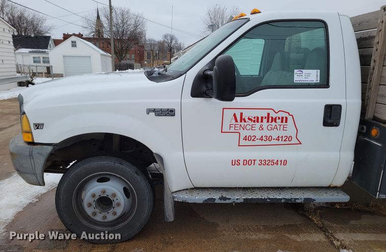 image for item DM8183 1999 Ford F550 Super Duty  flatbed truck