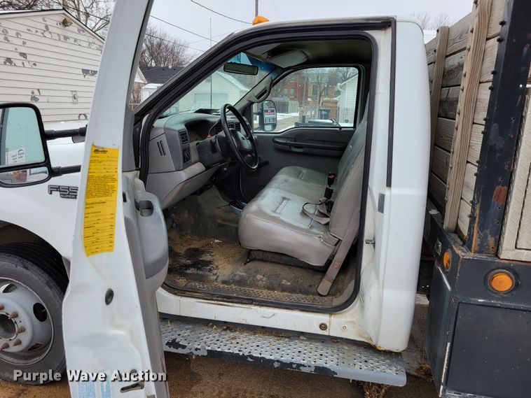 image for item DM8183 1999 Ford F550 Super Duty  flatbed truck