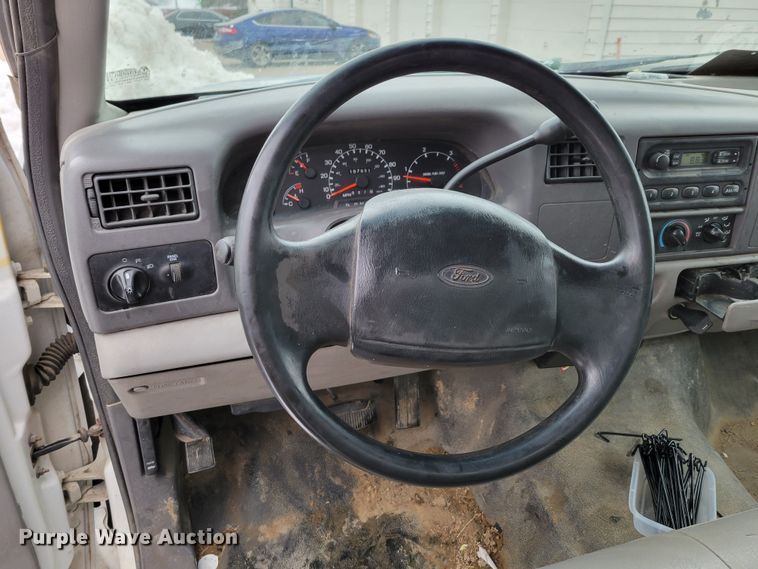 image for item DM8183 1999 Ford F550 Super Duty  flatbed truck