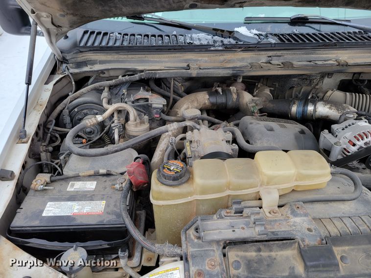 image for item DM8183 1999 Ford F550 Super Duty  flatbed truck