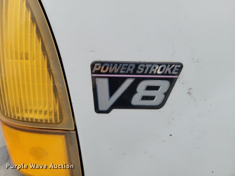 image for item DM8183 1999 Ford F550 Super Duty  flatbed truck