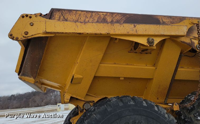 image for item DM8189 2011 John Deere 400D  haul truck