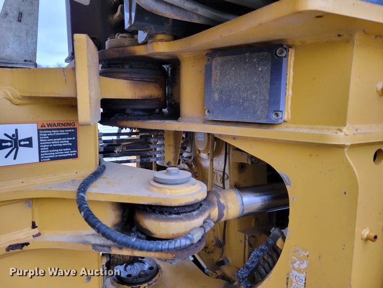 image for item DM8189 2011 John Deere 400D  haul truck