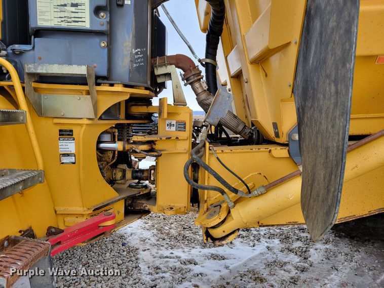 image for item DM8189 2011 John Deere 400D  haul truck