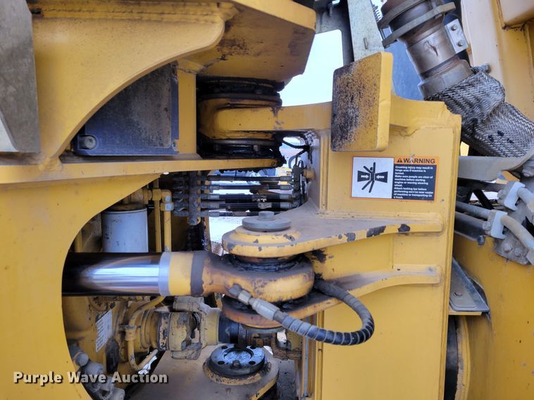 image for item DM8189 2011 John Deere 400D  haul truck