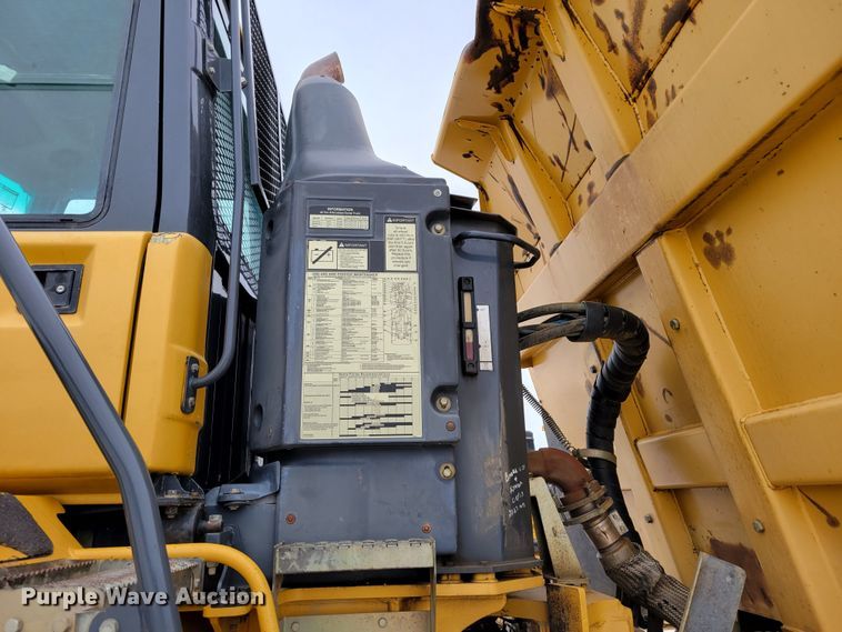 image for item DM8189 2011 John Deere 400D  haul truck