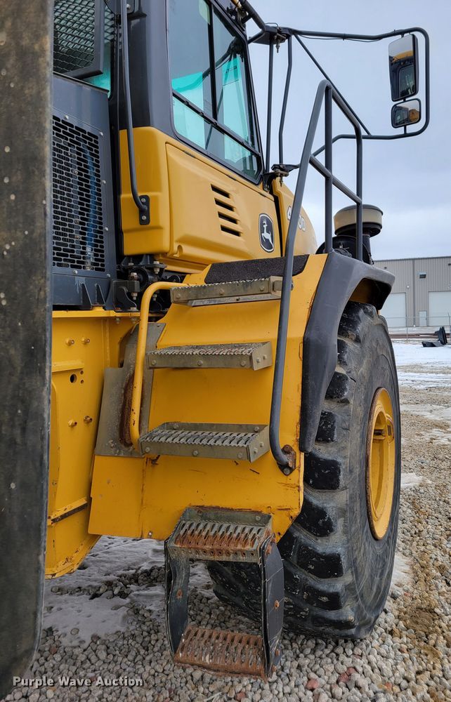 image for item DM8189 2011 John Deere 400D  haul truck