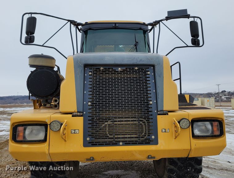 image for item DM8189 2011 John Deere 400D  haul truck