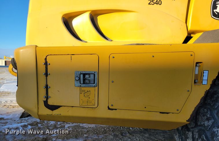 image for item DM8189 2011 John Deere 400D  haul truck