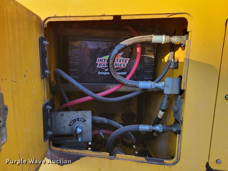 image for item DM8189 2011 John Deere 400D  haul truck