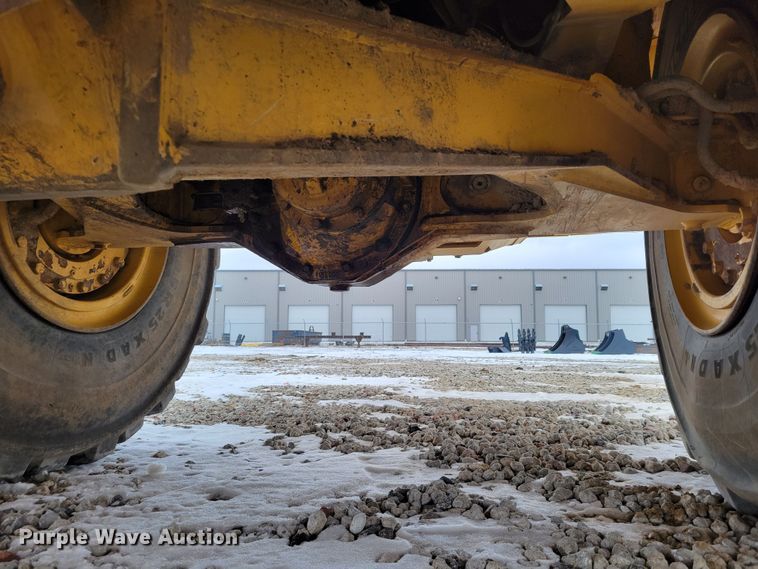 image for item DM8189 2011 John Deere 400D  haul truck