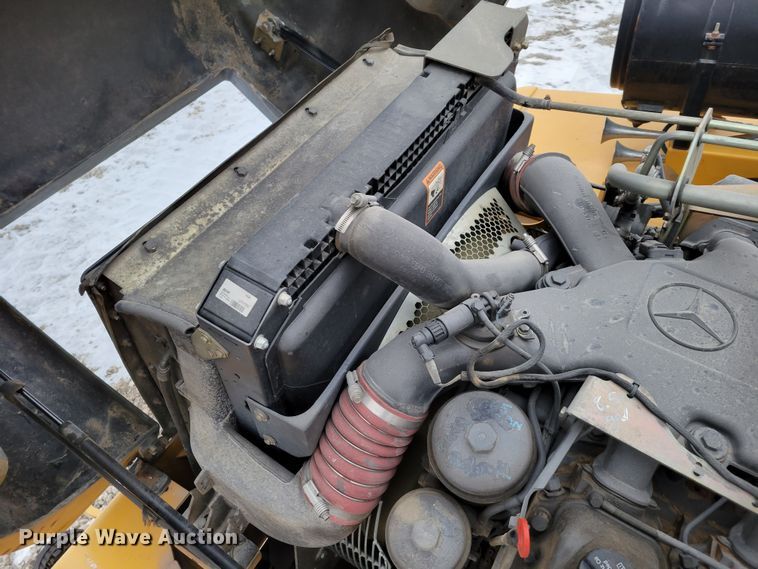 image for item DM8189 2011 John Deere 400D  haul truck