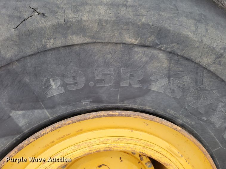 image for item DM8189 2011 John Deere 400D  haul truck