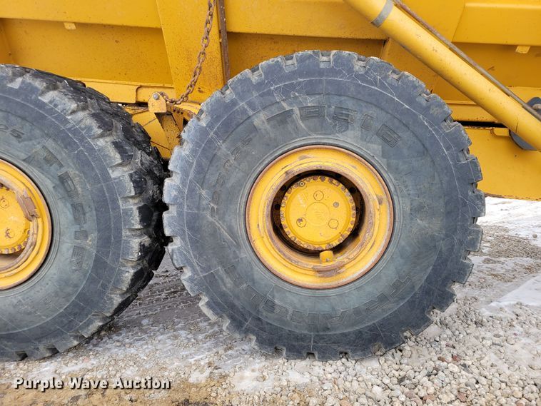 image for item DM8189 2011 John Deere 400D  haul truck