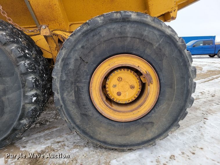 image for item DM8189 2011 John Deere 400D  haul truck