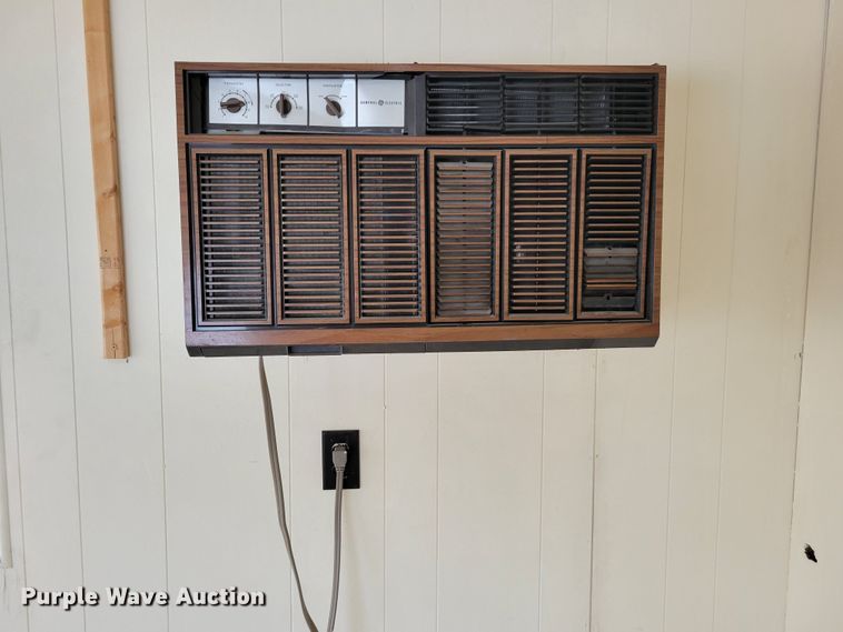 image for item DM8191 1989 Jobsite Trailer Corp.  jobsite trailer