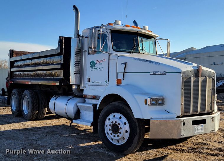 image for item DM8209 1987 Kenworth T800  dump truck
