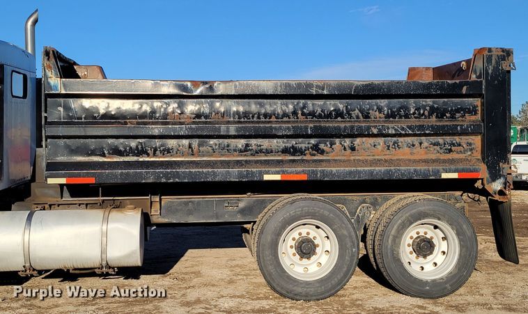 image for item DM8209 1987 Kenworth T800  dump truck