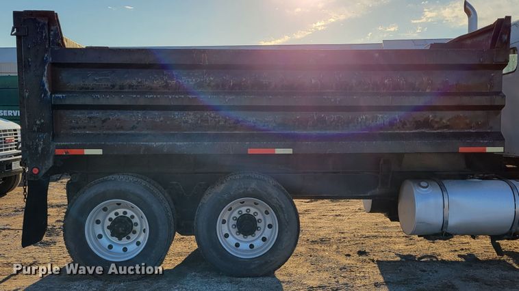 image for item DM8209 1987 Kenworth T800  dump truck