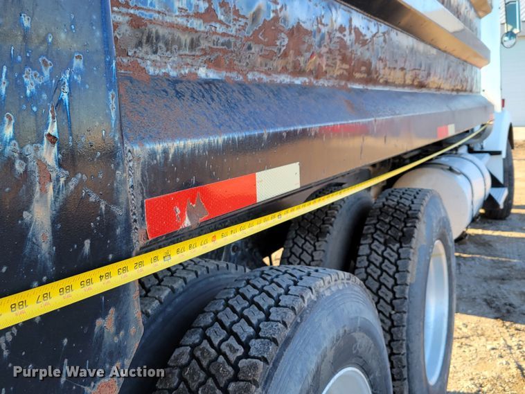 image for item DM8209 1987 Kenworth T800  dump truck