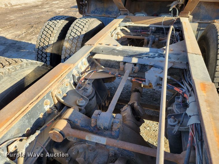 image for item DM8209 1987 Kenworth T800  dump truck