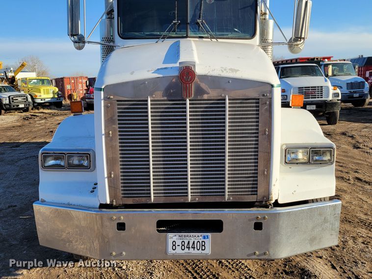 image for item DM8209 1987 Kenworth T800  dump truck