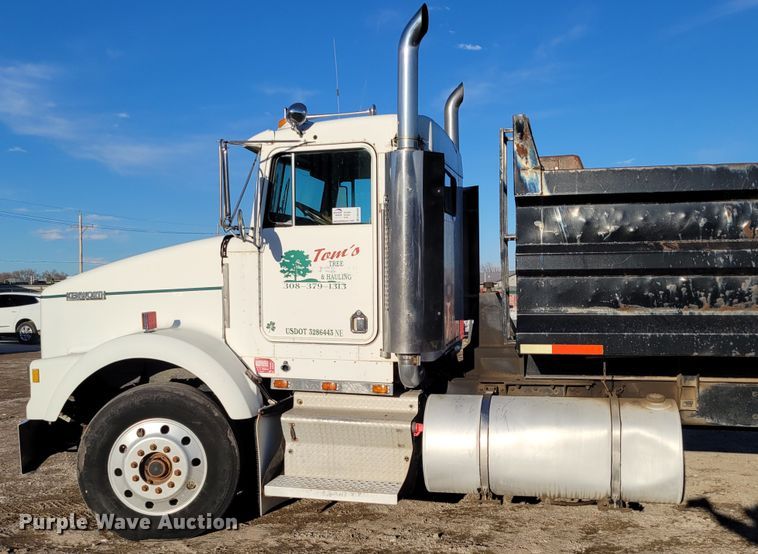 image for item DM8209 1987 Kenworth T800  dump truck