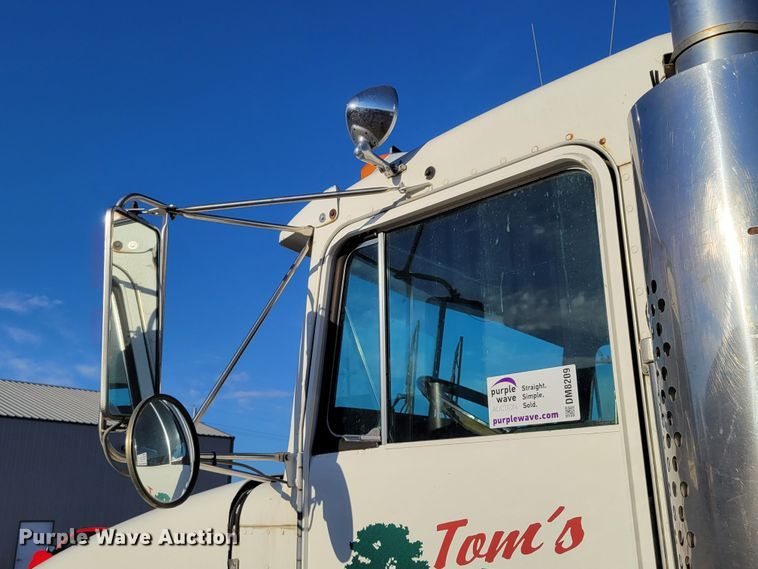 image for item DM8209 1987 Kenworth T800  dump truck