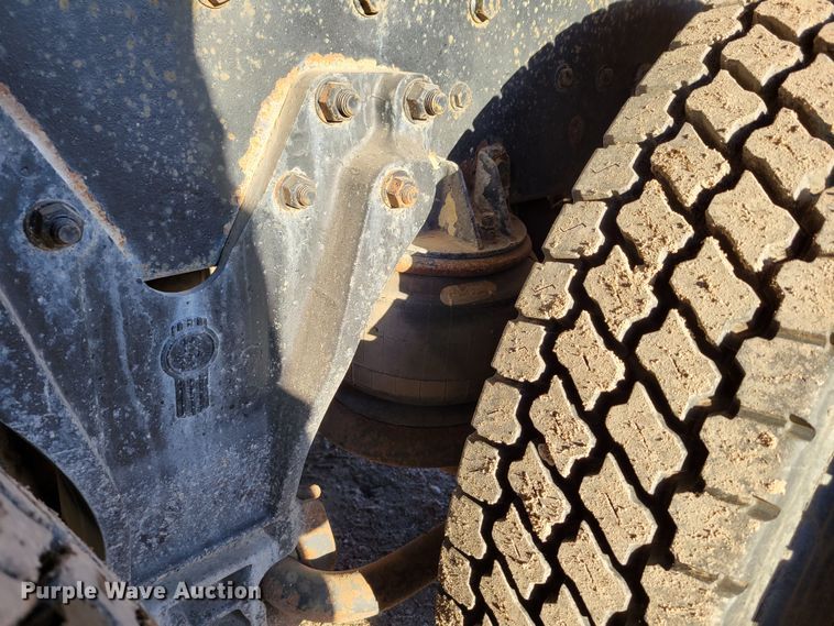 image for item DM8209 1987 Kenworth T800  dump truck