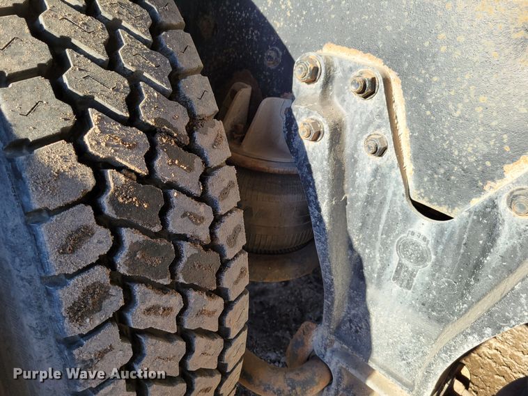 image for item DM8209 1987 Kenworth T800  dump truck