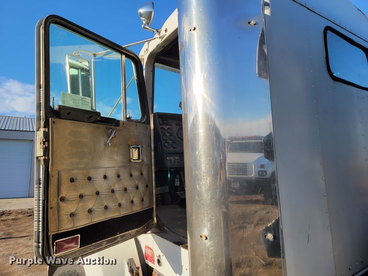 image for item DM8209 1987 Kenworth T800  dump truck