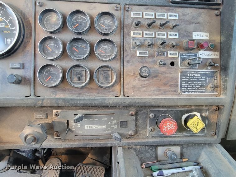 image for item DM8209 1987 Kenworth T800  dump truck