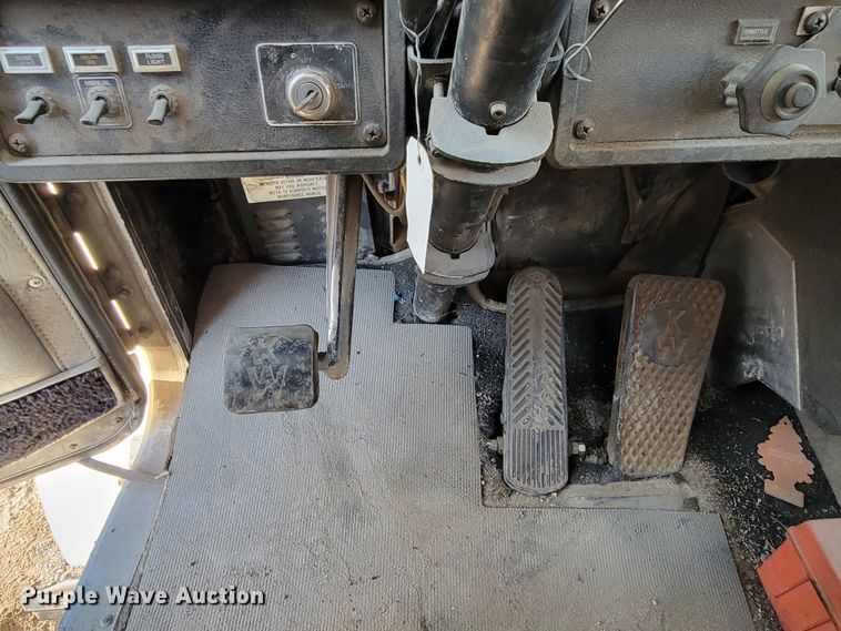 image for item DM8209 1987 Kenworth T800  dump truck