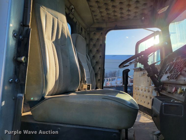 image for item DM8209 1987 Kenworth T800  dump truck