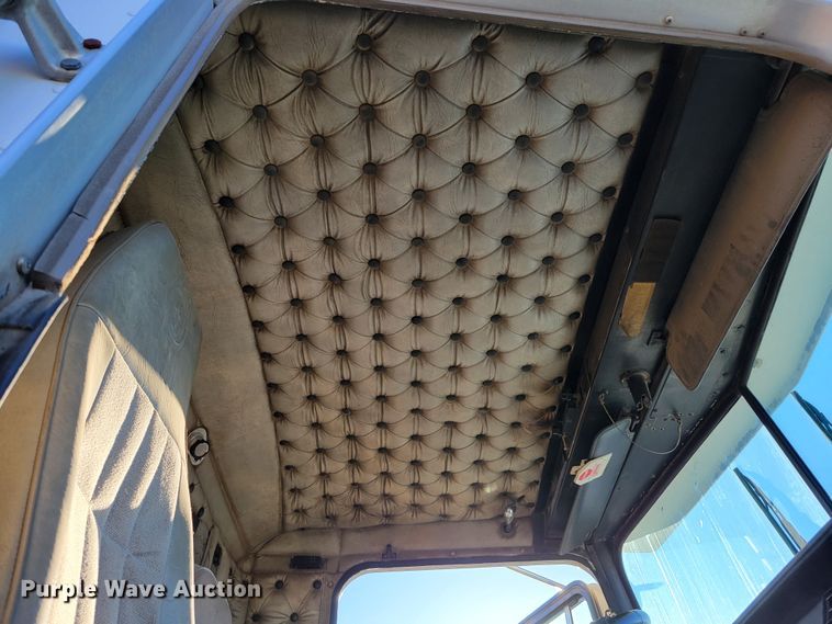 image for item DM8209 1987 Kenworth T800  dump truck