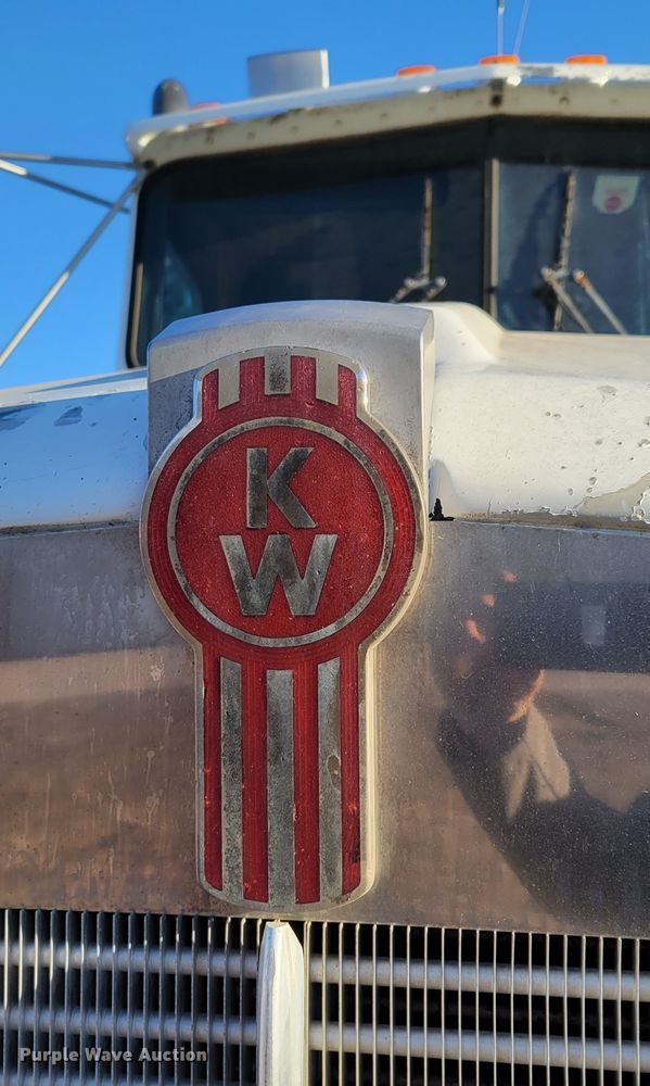 image for item DM8209 1987 Kenworth T800  dump truck