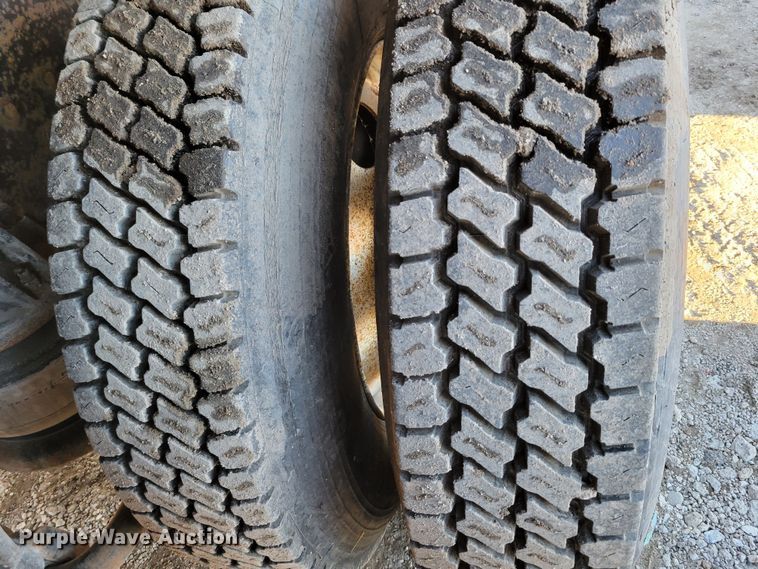 image for item DM8209 1987 Kenworth T800  dump truck