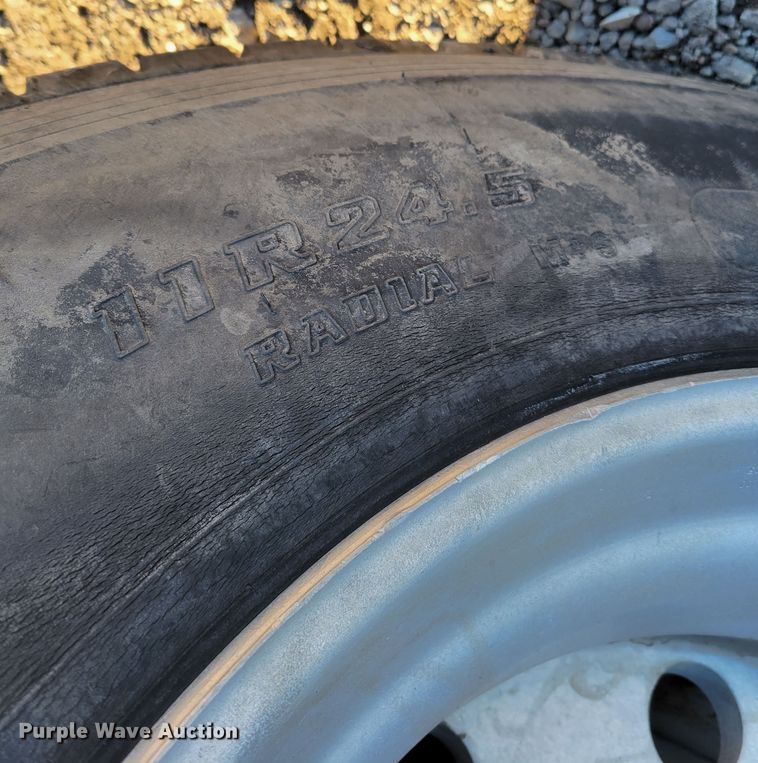 image for item DM8209 1987 Kenworth T800  dump truck