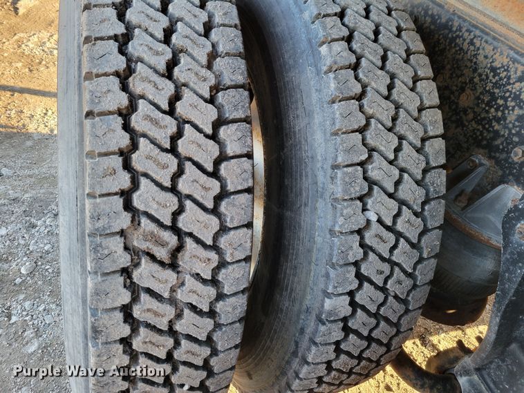 image for item DM8209 1987 Kenworth T800  dump truck