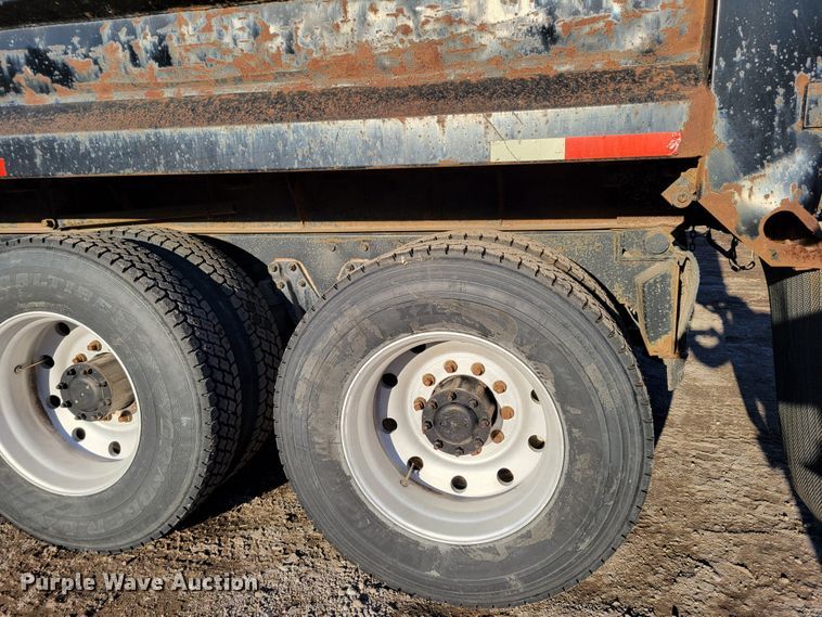 image for item DM8209 1987 Kenworth T800  dump truck