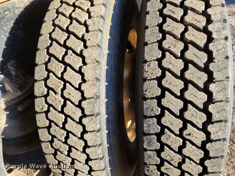 image for item DM8209 1987 Kenworth T800  dump truck