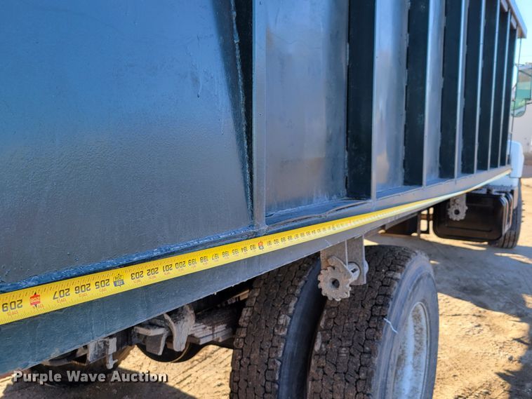 image for item DM8210 1999 GMC C6500  dump truck